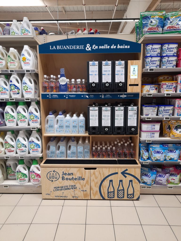 Intermarché Rostrenen offre ora una sezione di rinfuse liquide Jean Bouteille per i suoi clienti