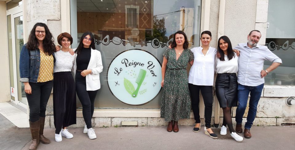 L'équipe au complet du salon de coiffure éco responsable Le Peigne Vert