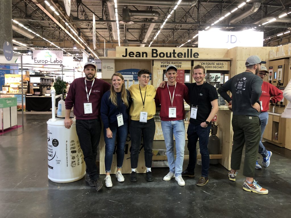 L'équipe Jean Bouteille à Natexpo 2021 prête à accueillir le public sur le stand